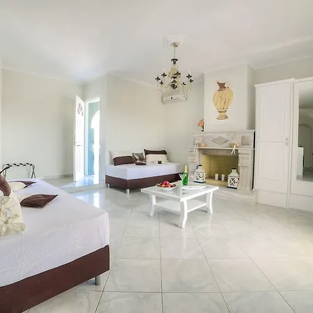 Villa Olympia Perivolos (Santorini)